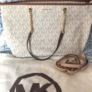 OFFERS WELCOME!  Michael Kors Tote Bag